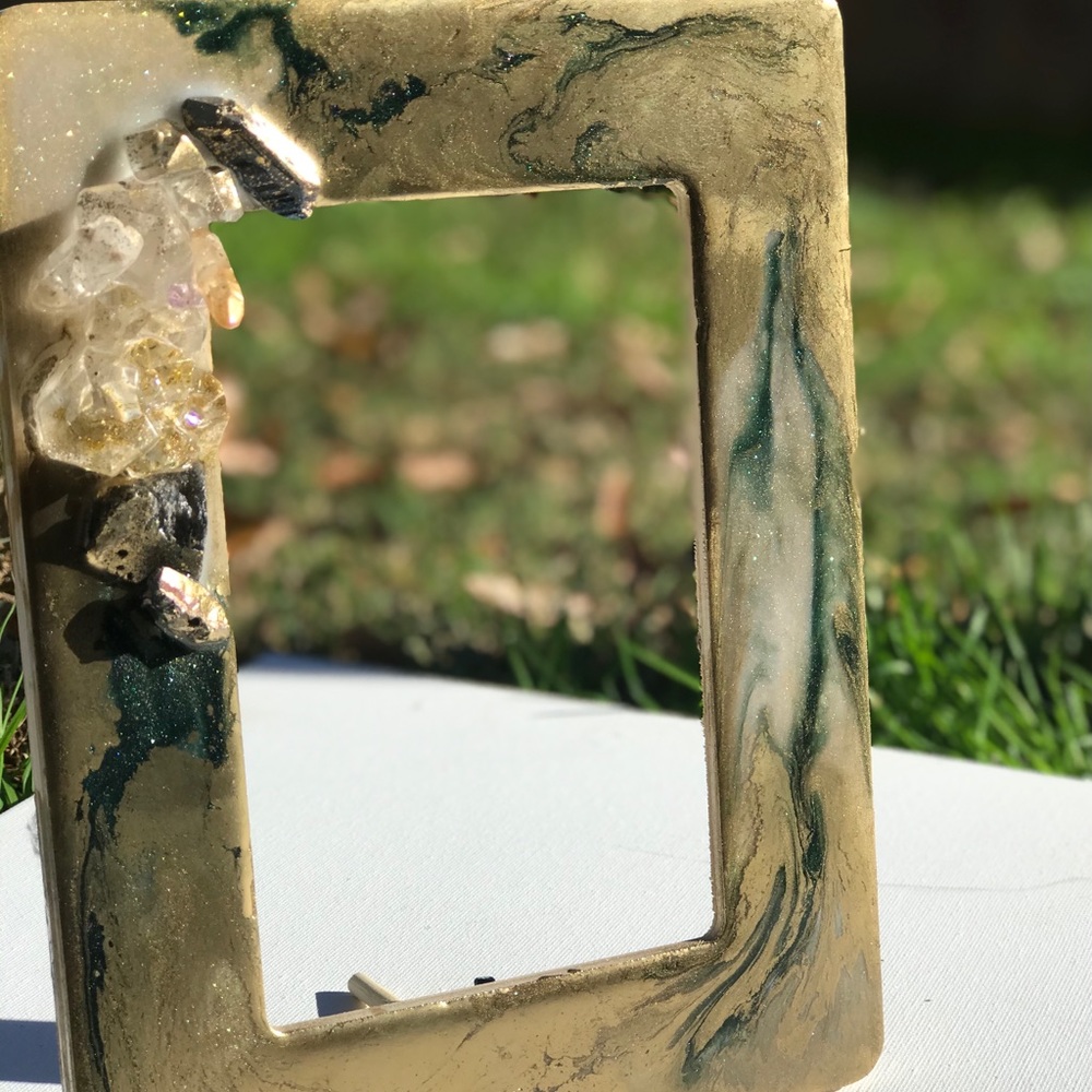 Resin Geode Frame - Picture 2 of 4